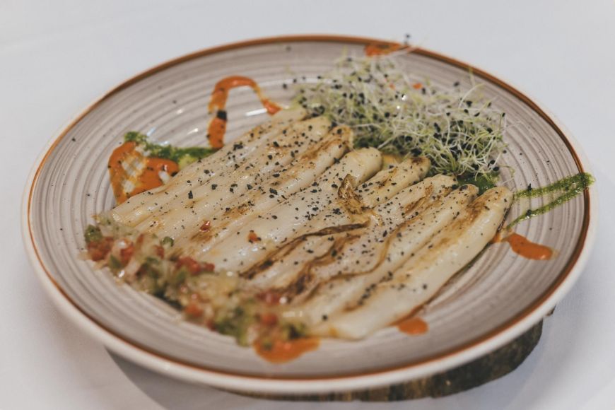 Saborea una oferta gastronómica local auténtica y deliciosa